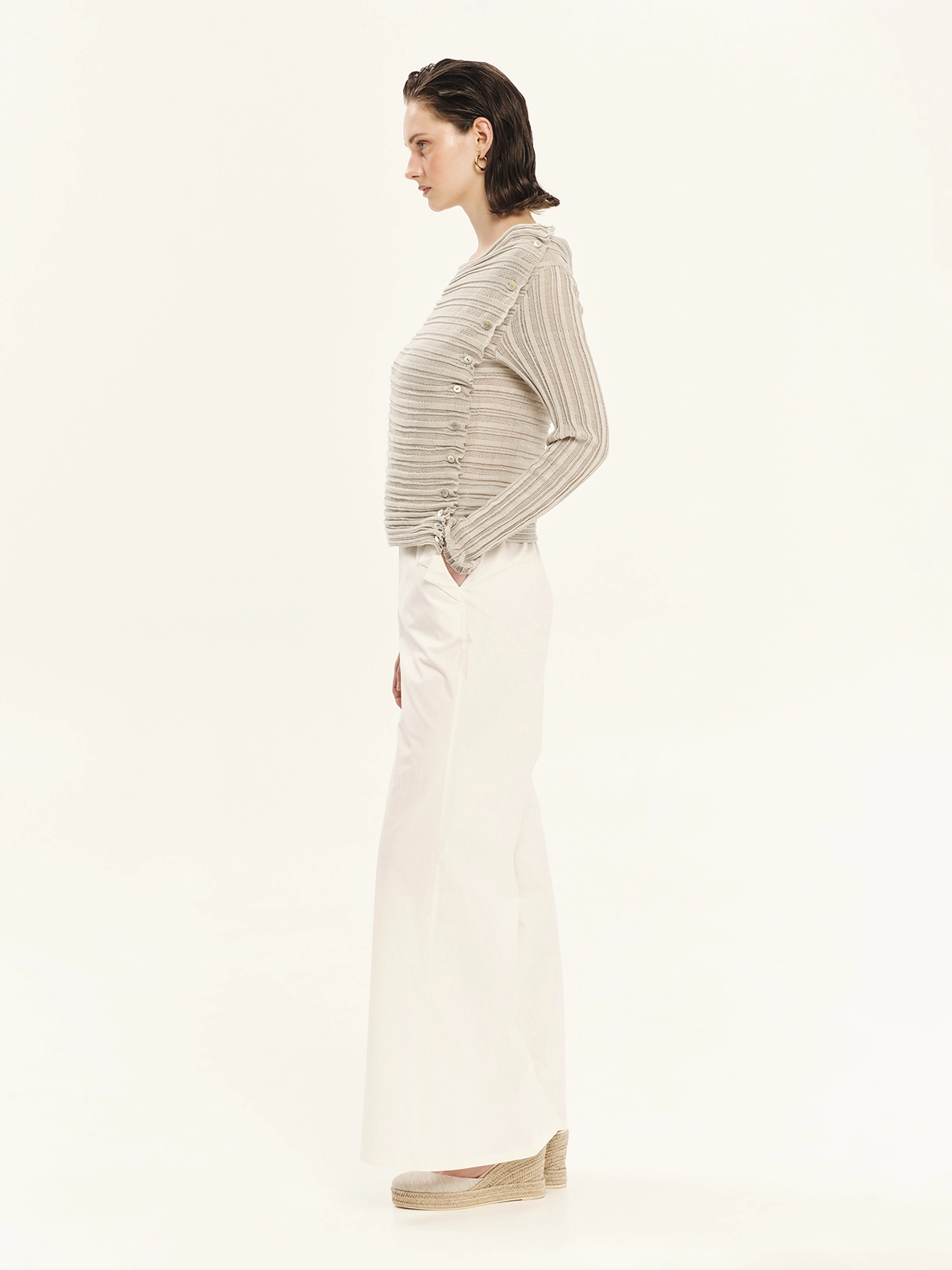 KOURBELA_Cardigan_5001_Grey & Trousers_S26417_White_3