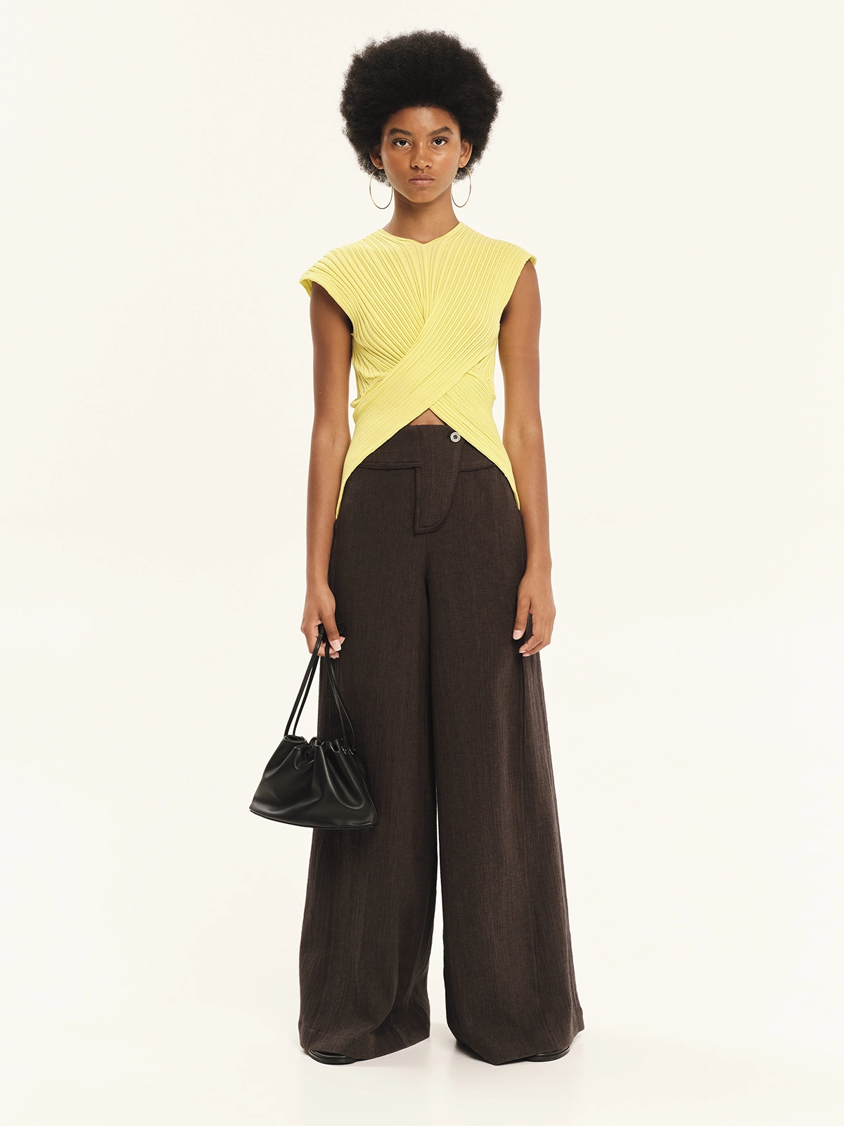 KOURBELA_Top_S26239_ Lime & Trousers_S26353_Black_1