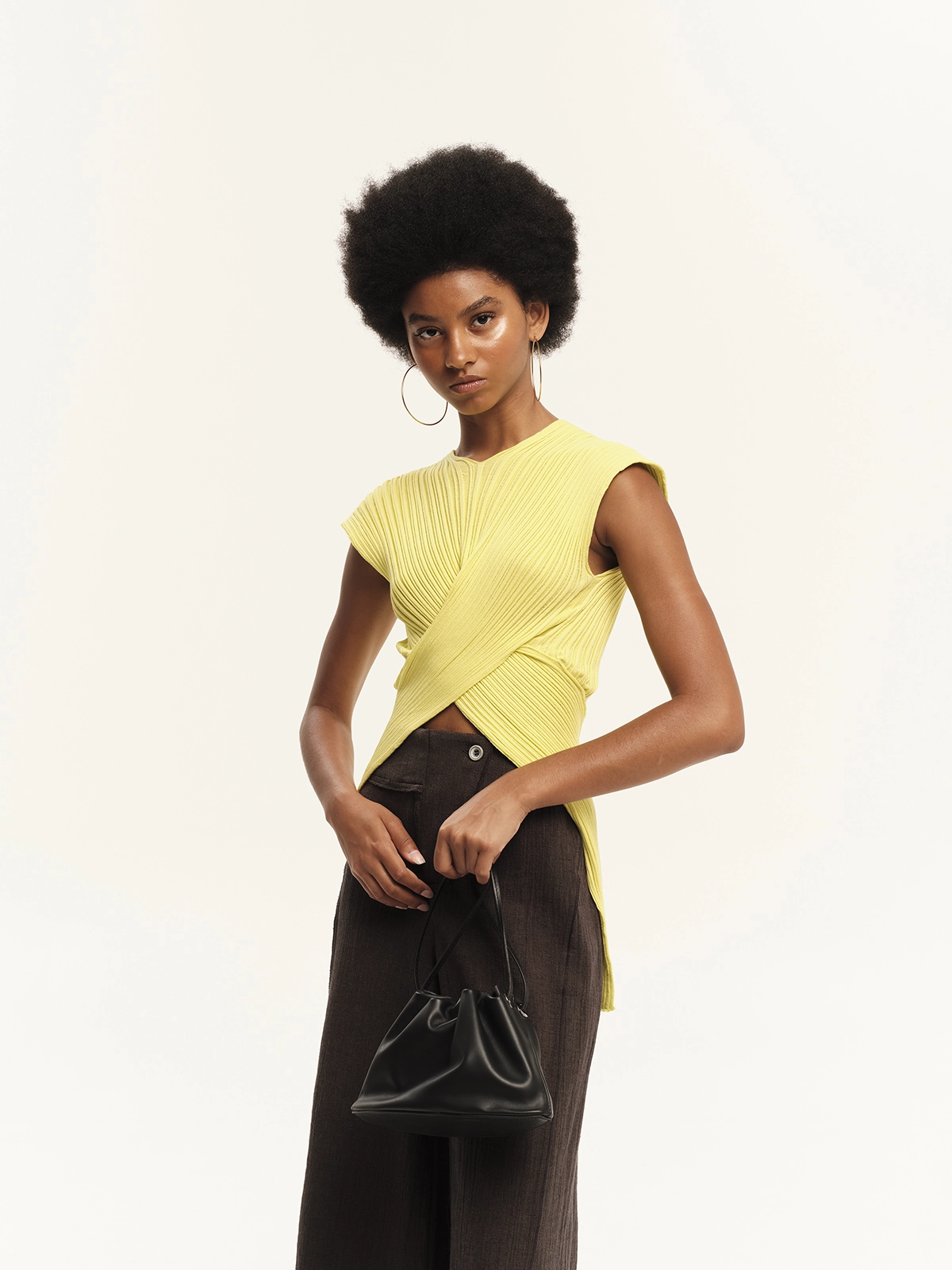 KOURBELA_Top_S26239_ Lime & Trousers_S26353_Black_4