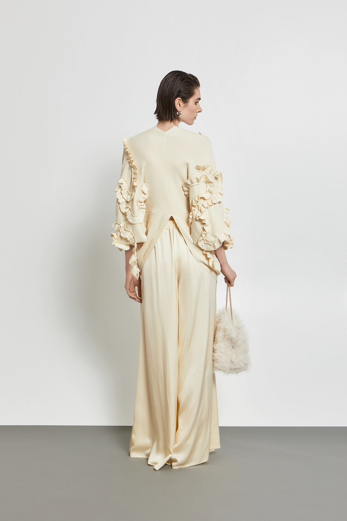 KOURBELA_Trousers_W26303 & Cape_W26916_Ecru_2