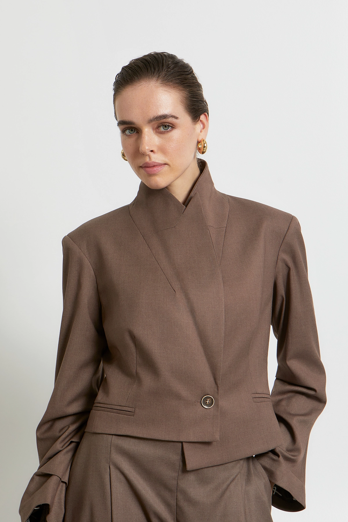 KOURBELA_Blazer_W26224_Mocha_2