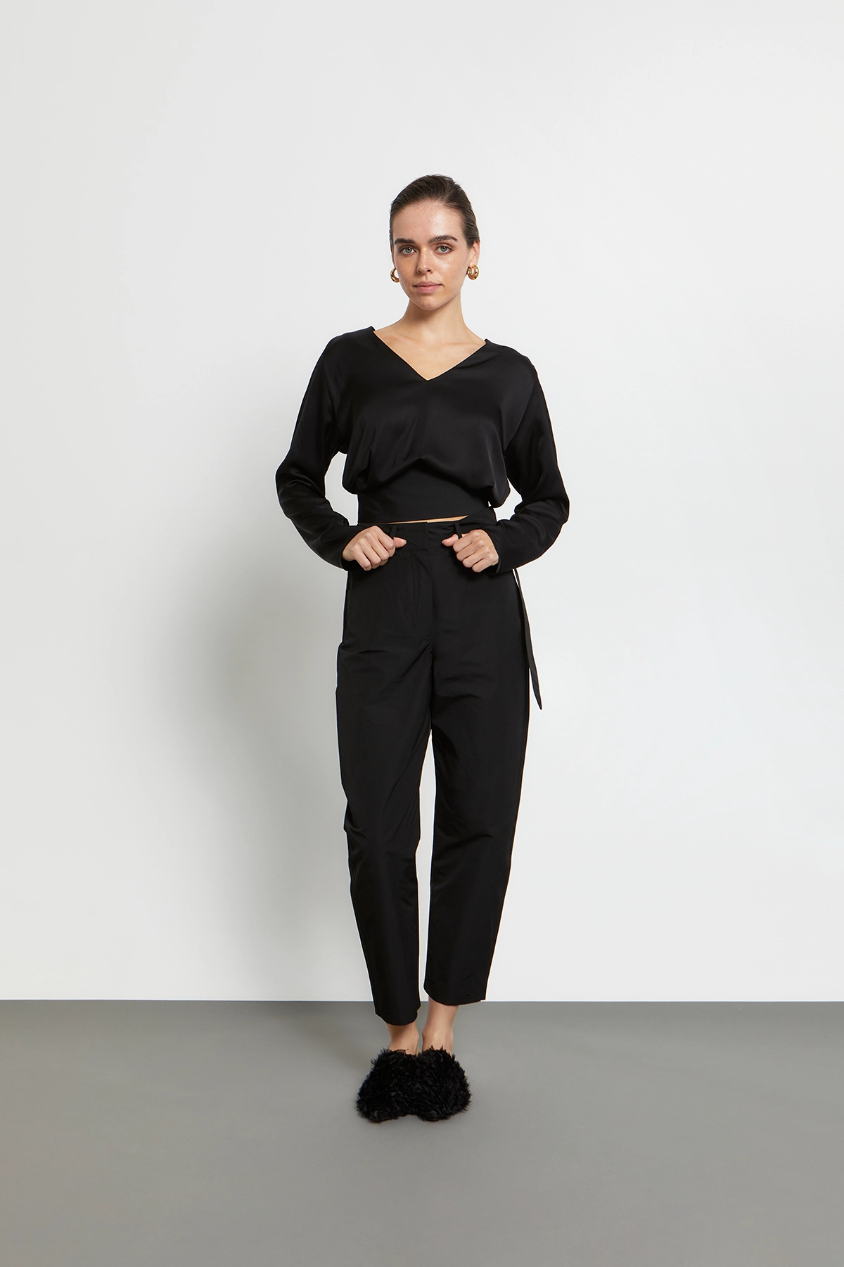 KOURBELA_Blouse_W26285 & Trousers_W26289_Black_2