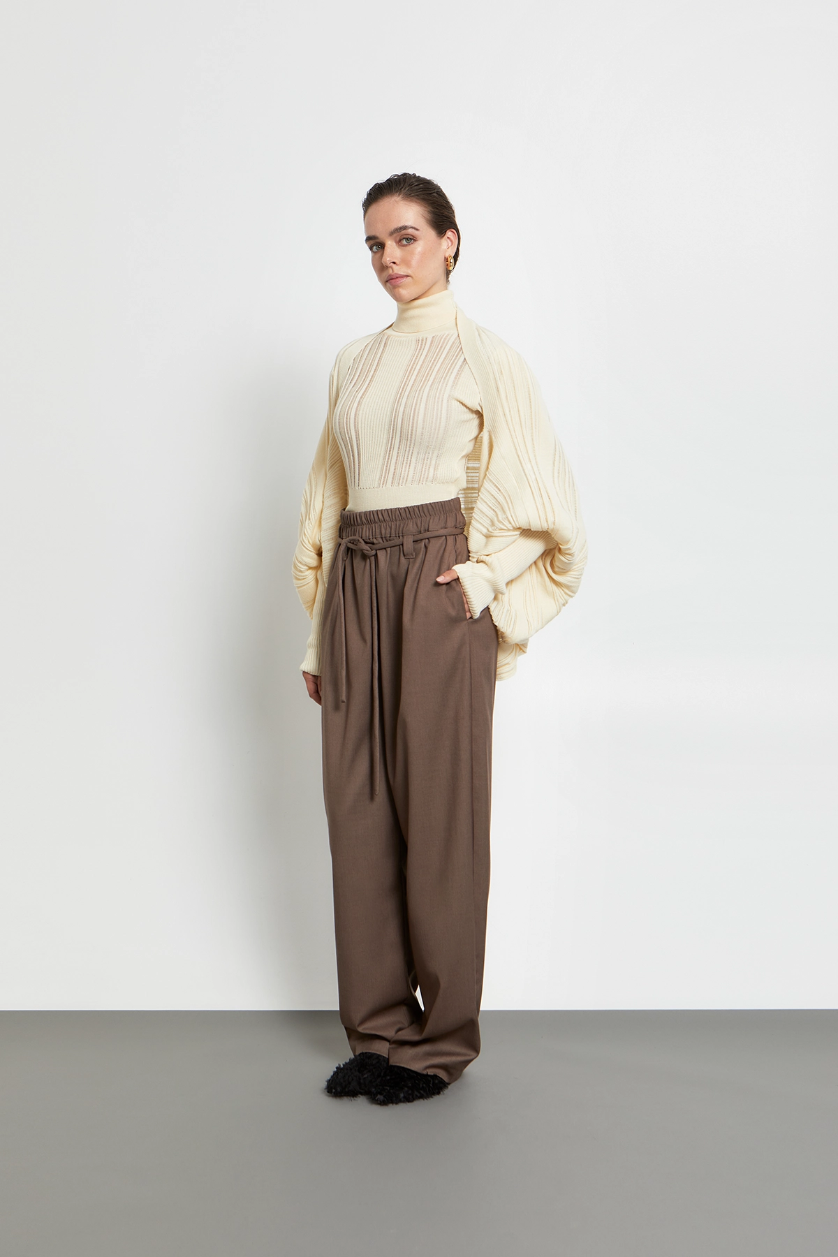KOURBELA_Pants_W26229_Mocha_2
