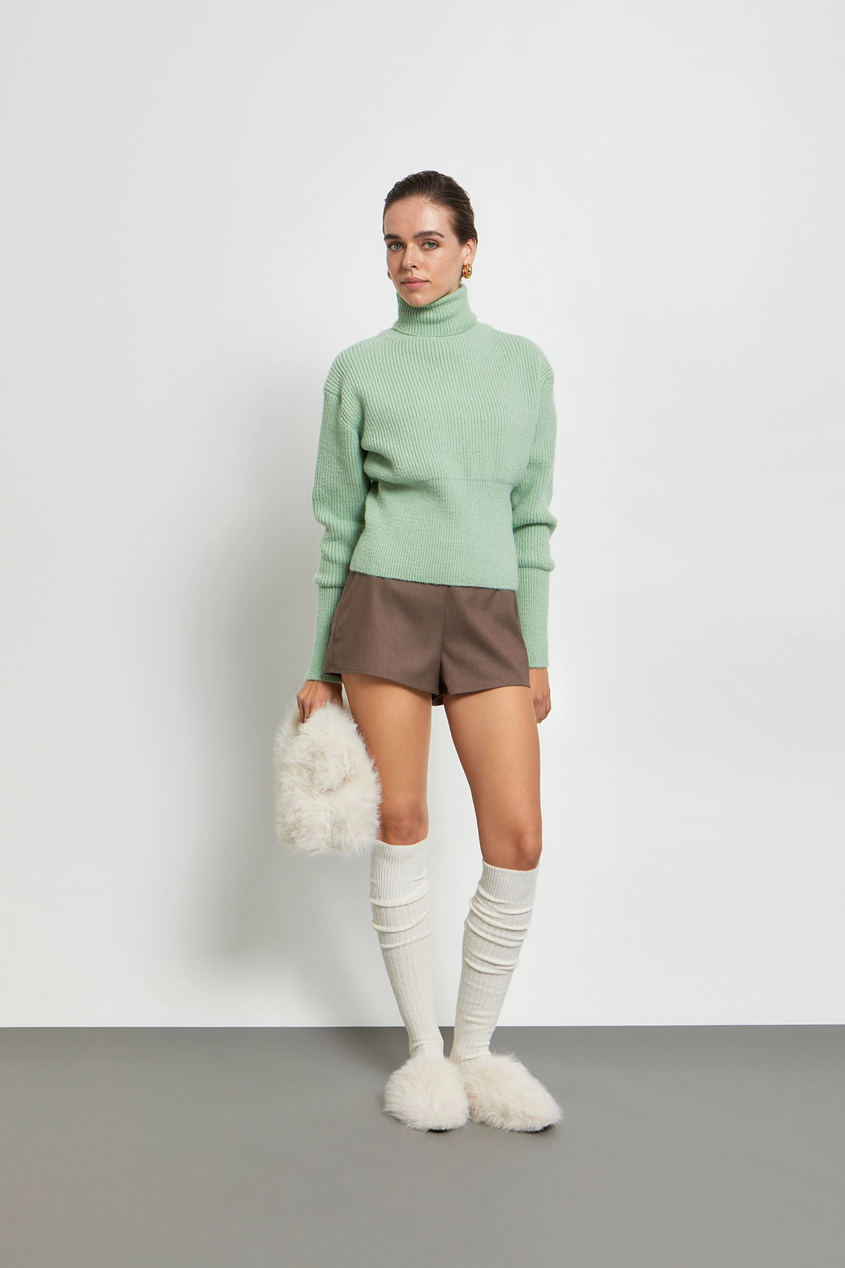 KOURBELA_Shorts_W26230_Mocha_1