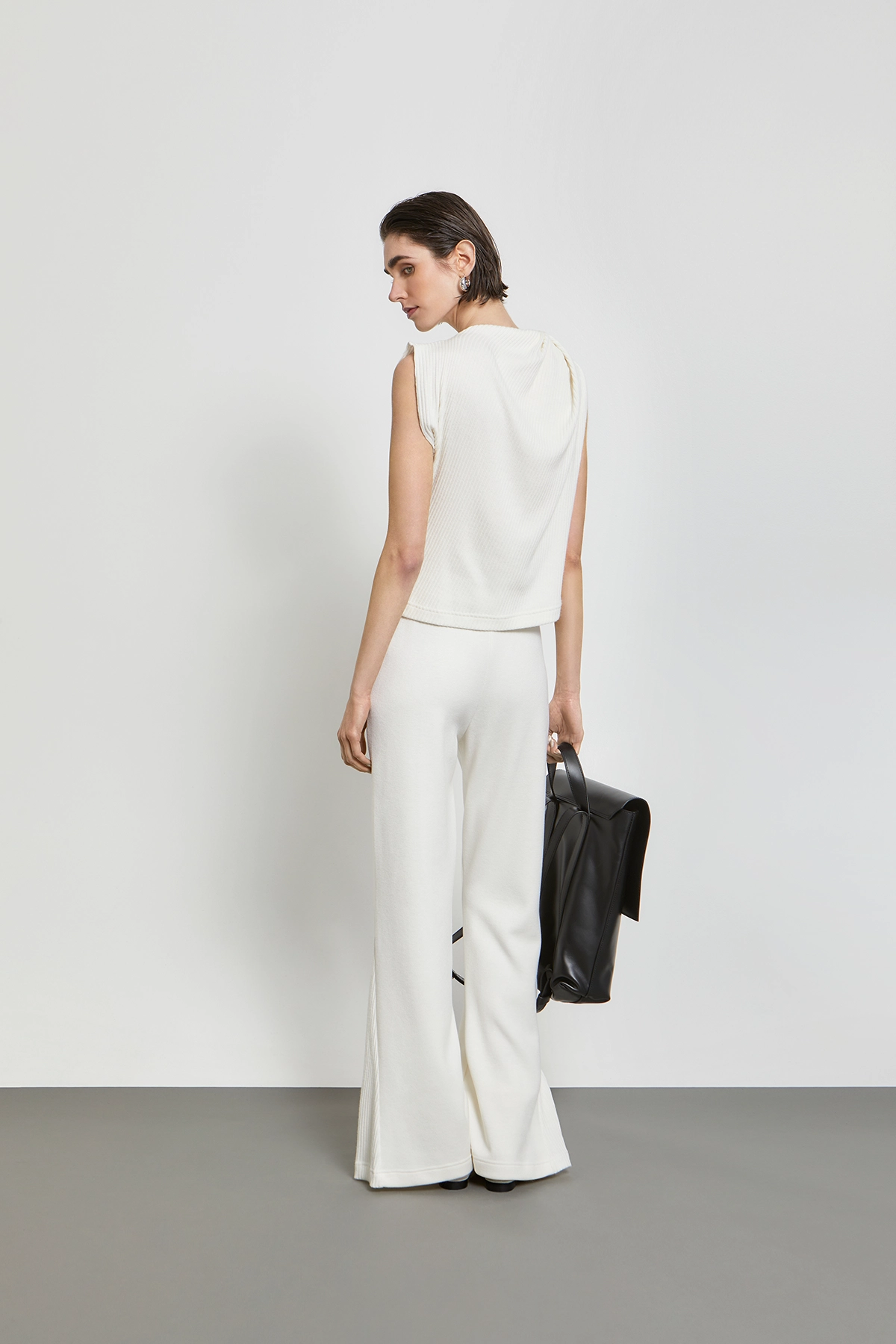 KOURBELA_W26245_Top & W26247_Trousers_White_3